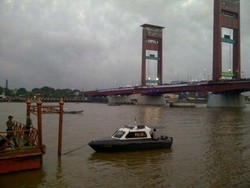 Pasca Gerhana di Palembang, Ribuan Warga Mulai Tinggalkan Jembatan Ampera