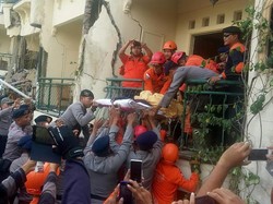 Terhimpit Bangunan 14 Jam, Dewi Korban Longsor di Hotel Club Bali Selamat