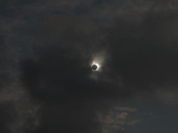 Momen Gerhana Matahari Total di OKI