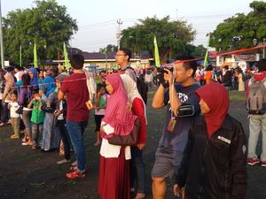 Cuaca Cerah, Warga Yogya Kumpul di Alun-Alun Utara Sejak Pagi