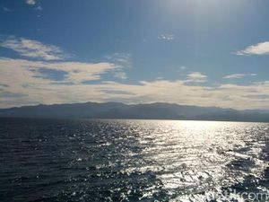 Langit Ternate Cerah, Gerhana Matahari Sudah Mulai Tampak
