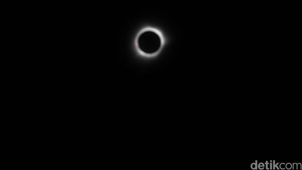 Gerhana Matahari Total di Langit Belitung