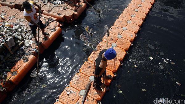 Kali Sentiong Dibersihkan