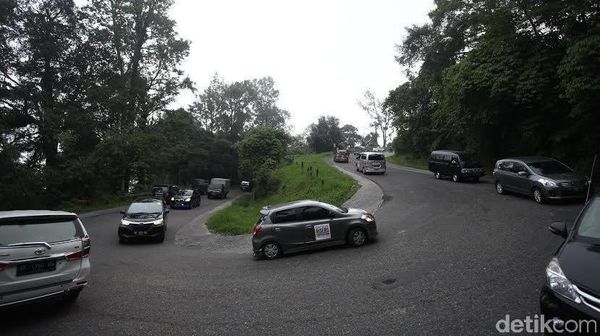 Air Terjun Sipiso Piso Jadi Kenangan Manis Datsun Risers