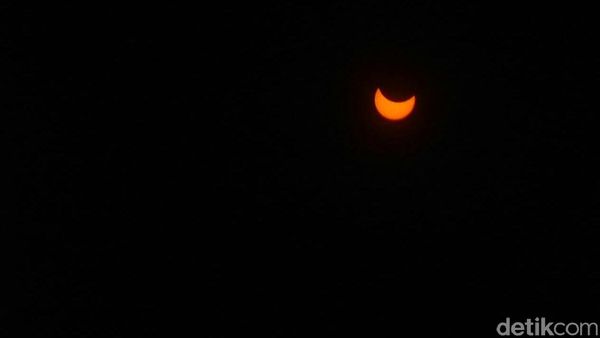 Keindahan Gerhana Matahari di Langit Belitung