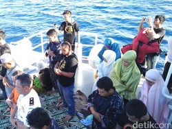 Salat di Kapal Laut, Arah Kiblat Hadap ke Mana?