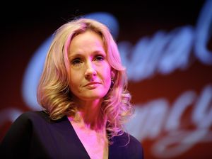 JK Rowling Kesal Stephen King Dukung Transgender JK Rowling Kesal Stephen King Dukung Transgender