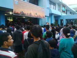 Ribuan Orang Padati Planetarium Jelang Gerhana, Jalan Cikini Macet