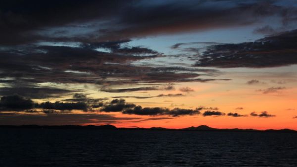Begini Penampakan Sunrise di Belitung Sebelum Gerhana Matahari