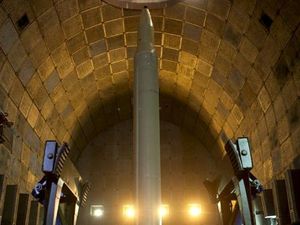 Israel Serang Fasilitas Rudal Balistik Iran di Teheran