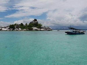 Mempromosikan Wisata Belitung di Ajang Gerhana Matahari Total Mempromosikan Wisata Belitung di Ajang Gerhana Matahari Total