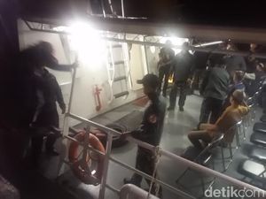 Subuh Hari H di Belitung, Laskar Gerhana Tiba di Kapal Bakamla