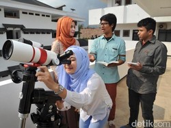 Kampus di Malang ini Gelar Nobar dan Salat Gerhana