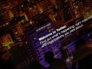 Buntut Pembajakan Akun Twitter Pesohor Dunia, FBI Turun Tangan