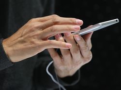 5 Tips Ampuh Mengatasi HP Panas dan Mencegah Kerusakan