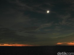 Kombinasi Gerhana, Bintang, dan Fajar yang Mempesona