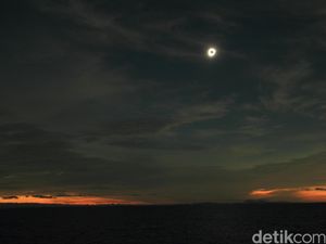 Kombinasi Gerhana, Bintang, dan Fajar yang Mempesona Kombinasi Gerhana, Bintang, dan Fajar yang Mempesona