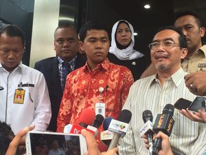 Kasus Teror ke MenPANRB Jadi Pelajaran Mahal Bagi Guru Honorer Kasus Teror ke MenPANRB Jadi Pelajaran Mahal Bagi Guru Honorer