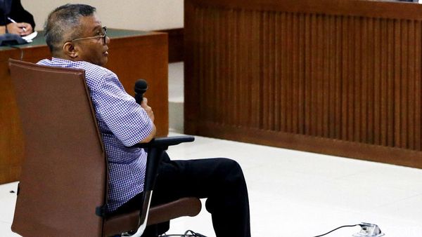 Alex Usman Divonis 6 Tahun Penjara