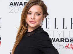 Lindsay Lohan Minta Rp 8,6 M & Bertemu Presiden Rusia untuk Interview di TV