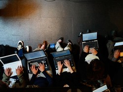 Prinsip Dasar Menangkal Dampak Negatif Internet