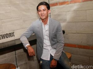 Fandy Kena Nyinyir: Jadi Duta Larangan Vape di WC Pesawat Aja Fandy Kena Nyinyir: Jadi Duta Larangan Vape di WC Pesawat Aja