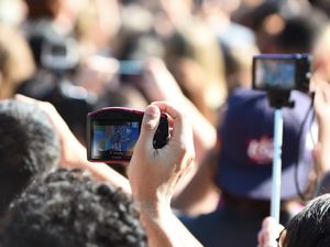 Turis Prancis Tewas Saat Selfie di Air Terjun Thailand