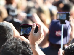 3 Orang di India Tewas Ditabrak Kereta Api Saat Asyik Berfoto Selfie
