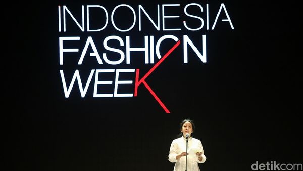 Puan Buka Indonesia Fashion Week 2016
