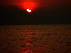 Cantiknya Gerhana Matahari Kala Sunrise di Sumatera Utara