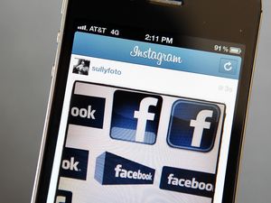 Bungkam Pembocor Ujian, Aljazair Segel Facebook