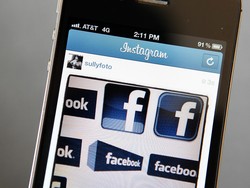 Facebook & Instagram Sempat Down, Ada Apa?