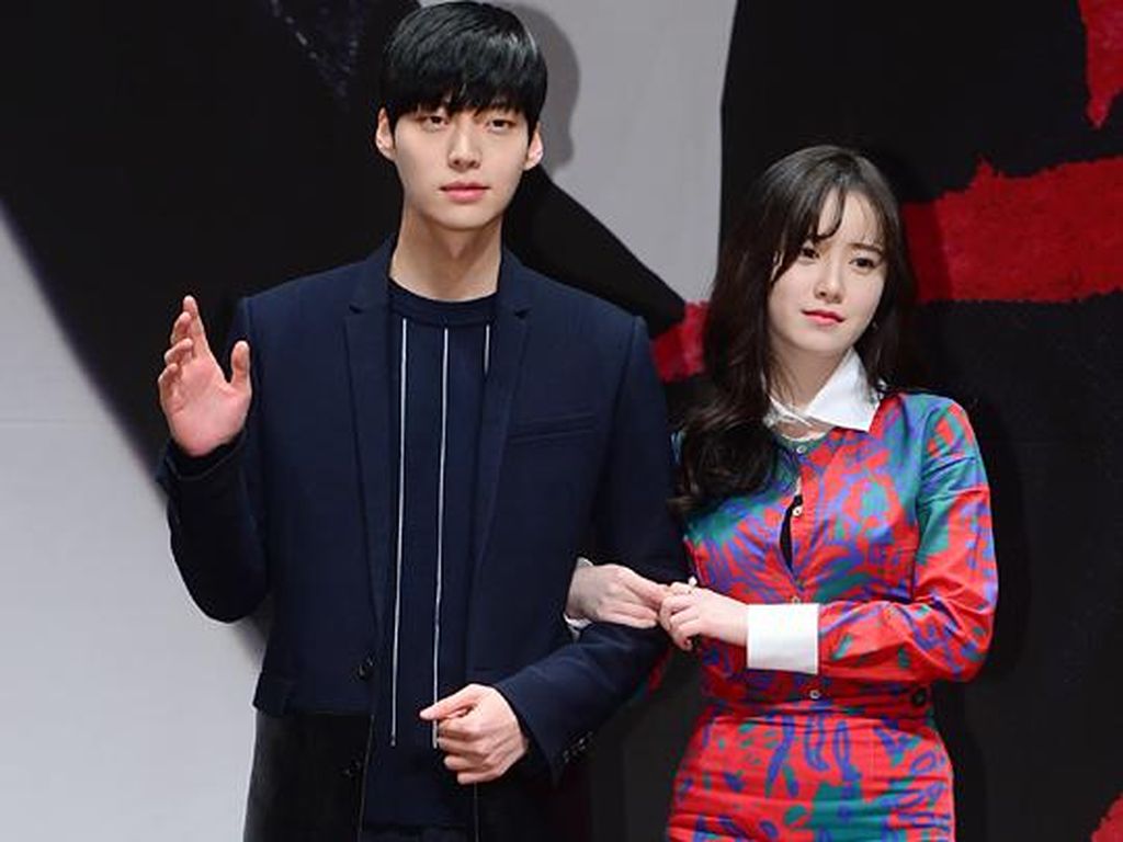 Perceraian Ahn Jae Hyun-Goo Hye Sun Disebut Terjadi Mendadak Perceraian Ahn Jae Hyun-Goo Hye Sun Disebut Terjadi Mendadak