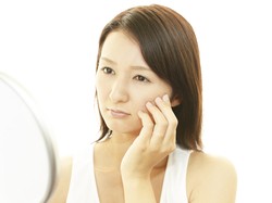 Jerawat Sembuh Tapi Masih Berbekas? Ini Penyebab Utamanya