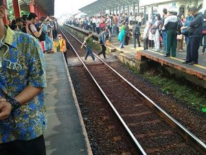 Gangguan KA Bogor-Cilebut Rampung Ditangani, Arus Kembali Normal Gangguan KA Bogor-Cilebut Rampung Ditangani, Arus Kembali Normal