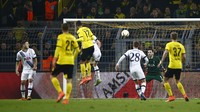 Pada pertandingan di Signal Iduna Park, Jumat (11/3/2016) dinihari WIB, Die Borussen unggul satu gol atas Tottenham di babak pertama berkat Pierre-Emerick Aubameyang di menit 30. Reuters/Wolfgang Rattay.