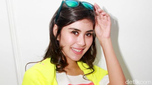 Boys, Syahnaz Jomblo Lagi Nih!