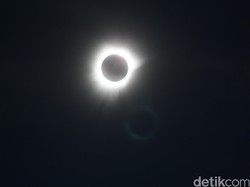 Keindahan Korona yang Terekam Kamera Laskar Gerhana