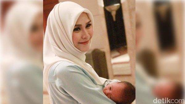 Zaskia Mecca dan Bhai Kaba, Putra Kesayangannya