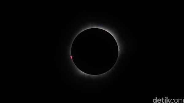 Korona Dari Kamera Laskar Gerhana