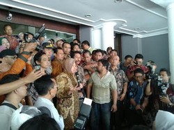 Kembalikan Pengelolaan SMA/SMK ke Pemkot, Risma Siap Jadi Saksi di MK