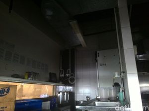 Kebakaran di DMall Depok Akibat Percikan Api di Dapur Restoran