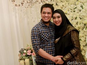 Baru Lulus S2, Oki Setiana Dewi Didukung Suami Ambil S3