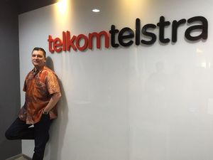 Berburu Duit Triliunan dari Cerahnya Bisnis Awan Berburu Duit Triliunan dari Cerahnya Bisnis Awan