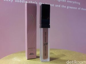 Rollover Reaction, Kosmetik Lokal Terbaru yang Rilis Lipstik Multifungsi Rollover Reaction, Kosmetik Lokal Terbaru yang Rilis Lipstik Multifungsi