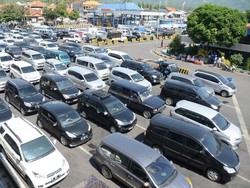 Antrean di Penyeberangan Ketapang Masih Panjang, Mengular Hingga 10 Km