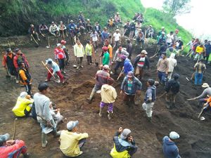 Hari Ini Bromo Resmi Dibuka untuk Wisatawan