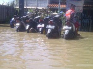 Banjir di Dayeuhkolot Kabupaten Bandung Mulai Surut