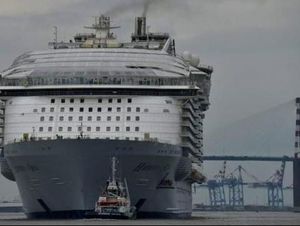 Rizal Ramli: Selama Ini, Kapal Pesiar Asing Susah Sekali Masuk RI Rizal Ramli: Selama Ini, Kapal Pesiar Asing Susah Sekali Masuk RI