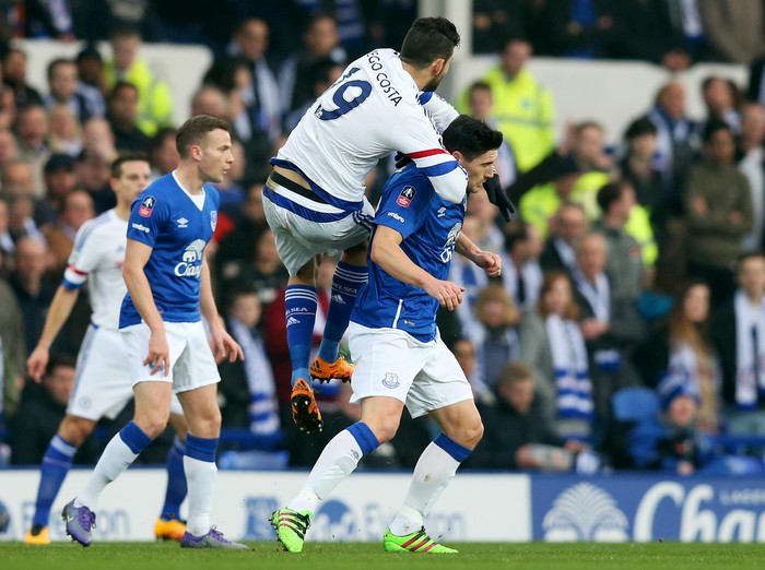 Barry: Costa Tak Menggigitku